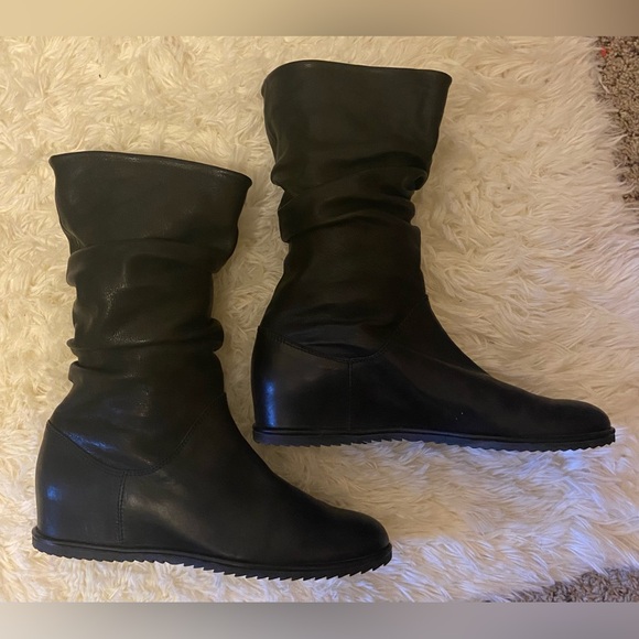 Stuart Weitzman Shoes - Stuart Weitzman 8 N black slouchy pull on wedge leather boots